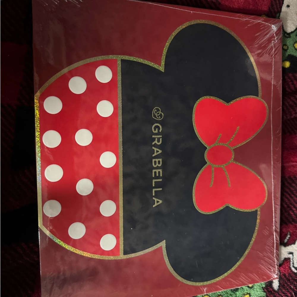Abella Red and Black Eyeshadow Palette